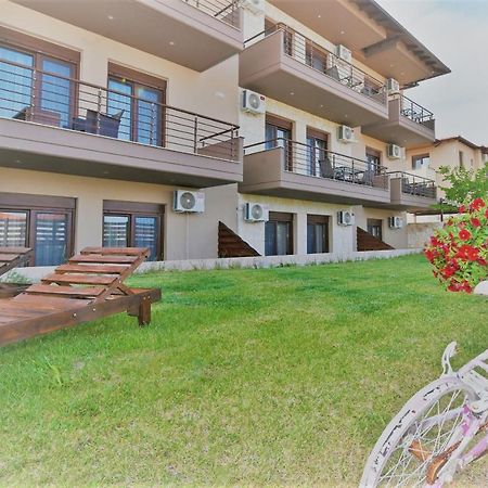 Sinodinos Deluxe Apartments Afytos Bagian luar foto