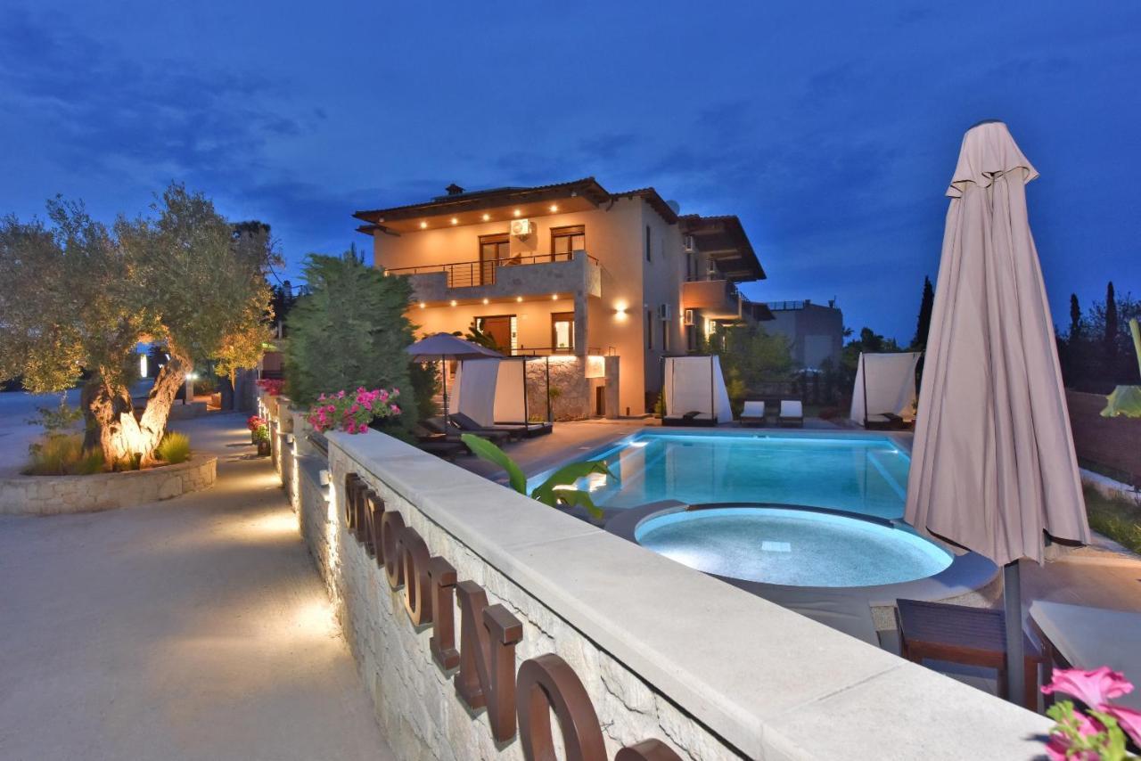 Sinodinos Deluxe Apartments Afytos Bagian luar foto