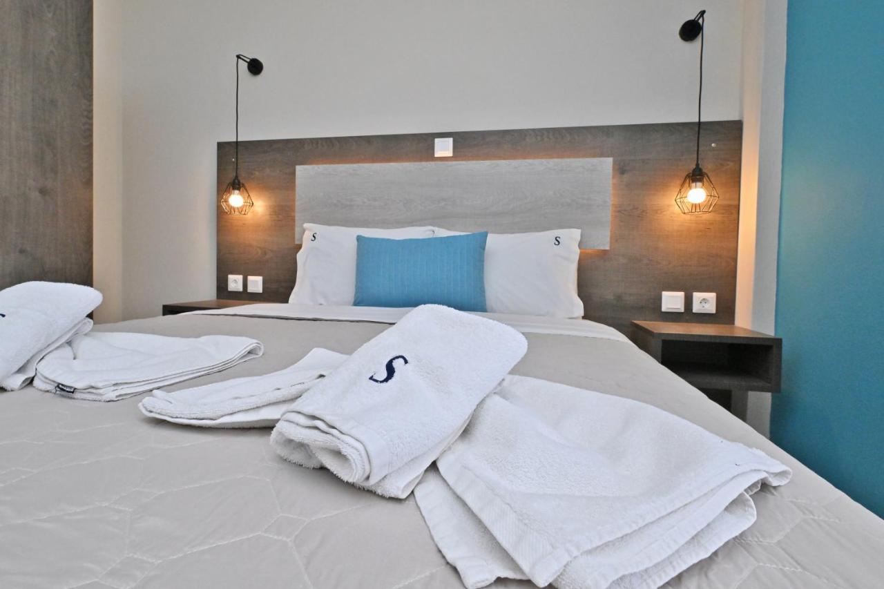 Sinodinos Deluxe Apartments Afytos Bagian luar foto