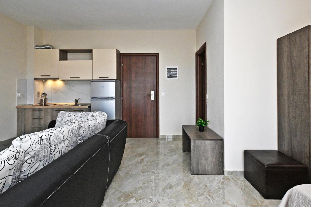 Sinodinos Deluxe Apartments Afytos Bagian luar foto