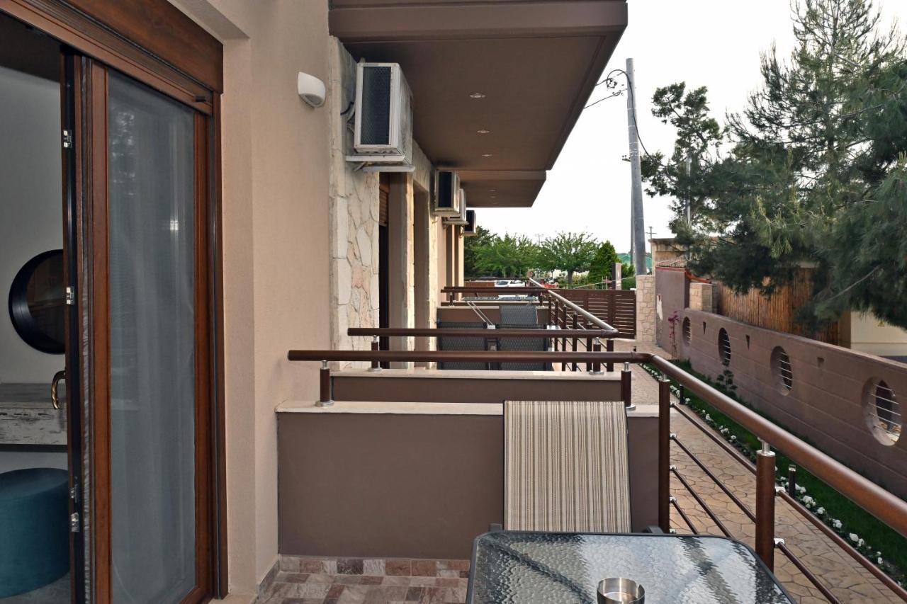 Sinodinos Deluxe Apartments Afytos Bagian luar foto