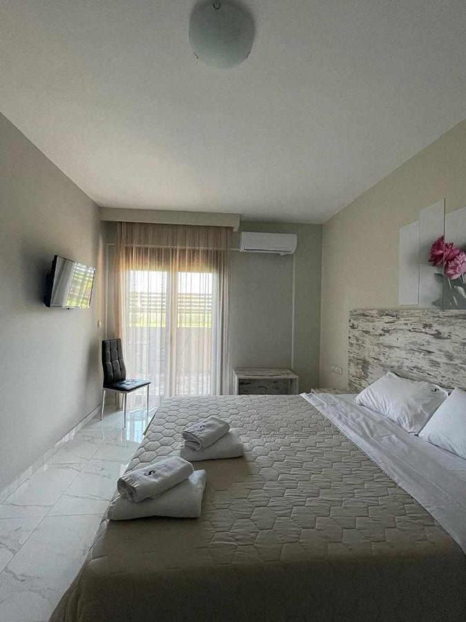 Sinodinos Deluxe Apartments Afytos Bagian luar foto