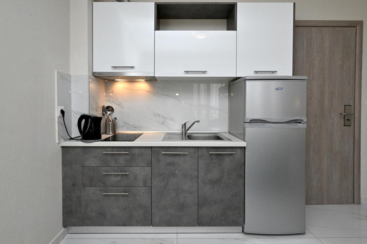 Sinodinos Deluxe Apartments Afytos Bagian luar foto