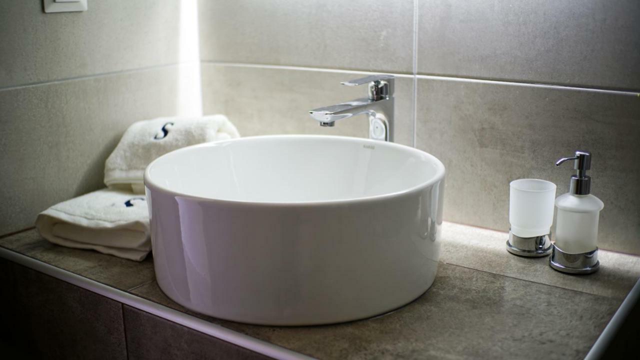 Sinodinos Deluxe Apartments Afytos Bagian luar foto