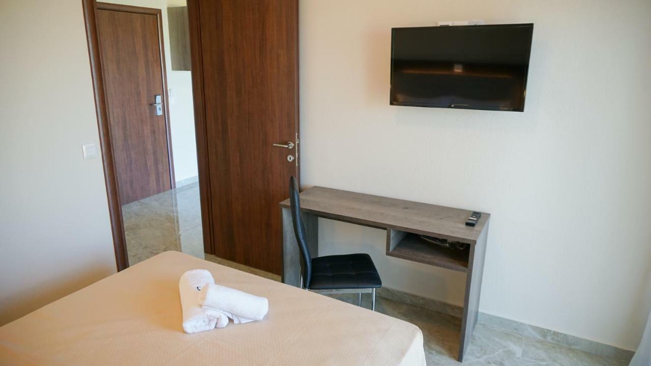 Sinodinos Deluxe Apartments Afytos Bagian luar foto